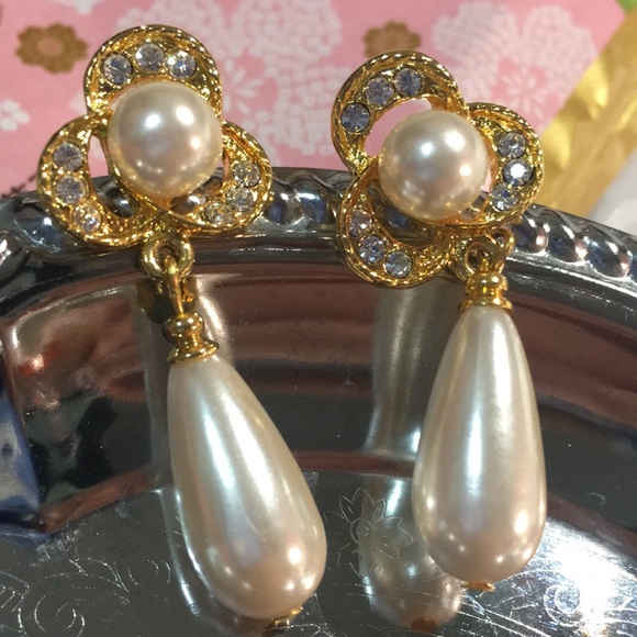 🆑🫧 CLEARANCE!🏷️ Vintage Floral & Faux Pearl w/ swarovski Earrings - Picture 13 of 16